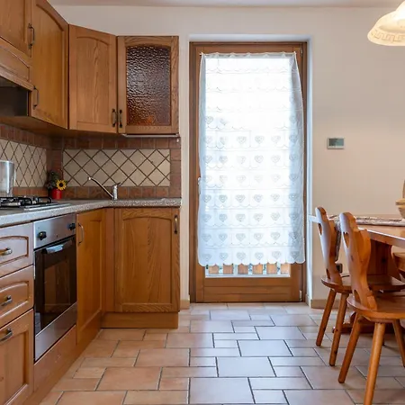 Casa vacanze Indipendente Bratto - Con Posto Auto Dorga